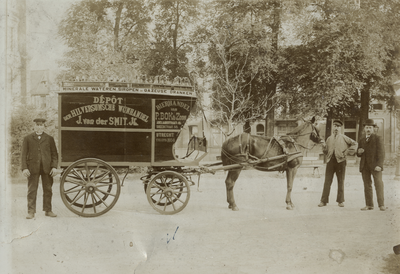 500534 Afbeelding van de bestelkoets van de Fabriek van Minerale Wateren, Siropen en Gazeuse Dranken P. Bok & Zoon ...